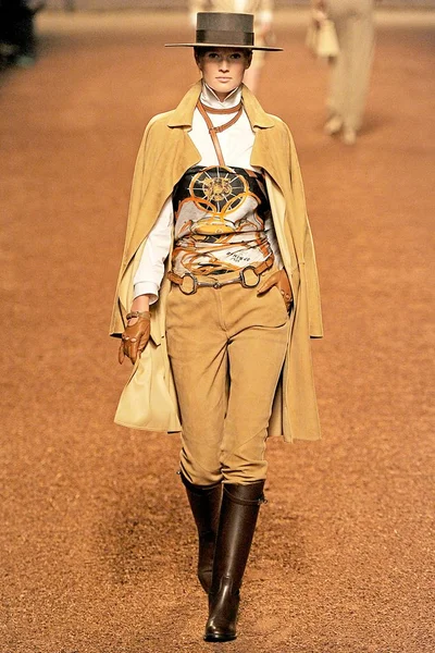 Look 18